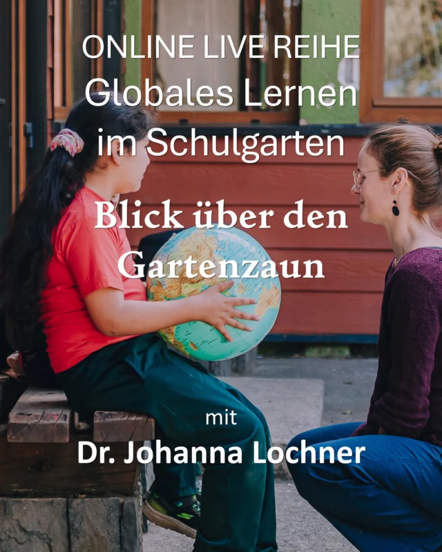 Online-live Reihe: Blick über den Gartenzaun – Globales Lernen im Schulgarten 🌽 mit Dr. Johanna Lochner

An fünf Donnerstagen (20.11.2025, 27.11.2025, 04.12.2025, 11.12.2025 & 18.12.2025) jeweils von 19:00 bis 20:30 Uhr tauchen wir mit Johanna Lochner ein in die faszinierende Welt des Schulgartens und entdecken, wie er als Lernort für globales Verständnis und kulturellen Austausch dienen kann! 🌎🍉

Diese fünfteilige, interaktive Webinarreihe bietet spannende Einblicke und praktische Methoden, um Globales Lernen im Schulgarten zu fördern. 💻

Dr. Johanna Lochner ( @pflanzet.bildung ) ist freie Bildungsarbeiterin, Dozentin und Autorin im Bereich BNE mit dem Schwerpunkt auf Nutzpflanzen, Schulgärten und globalen Perspektiven und sie wohnt in Chile. 🌎

Die Reihe kann nur als Paket gebucht werden und kostet 159,- Euro.

Da die Plätze begrenzt sind, empfehlen wir eine frühzeitige Anmeldung. 📋

Anmeldungen bitte über unsere Website www.ruzhollen.de unter „Workshop-Programm“, per Email an online@ruzhollen.de oder telefonisch vormittags unter 04223 / 95 0 56. 📞

Nach deiner Anmeldung erhältst du rechtzeitig vor dem ersten Termin einen Link für einen Video-Call. 📧

Wenn ihr Fragen oder Anregungen zu der Reihe habt, könnt ihr uns auch direkt kontaktieren, die Kontaktdaten findet ihr unter www.pflanzet.de oder www.ruzhollen.de.

#RUZHollen #Umweltzentrumhollen #pflanzet